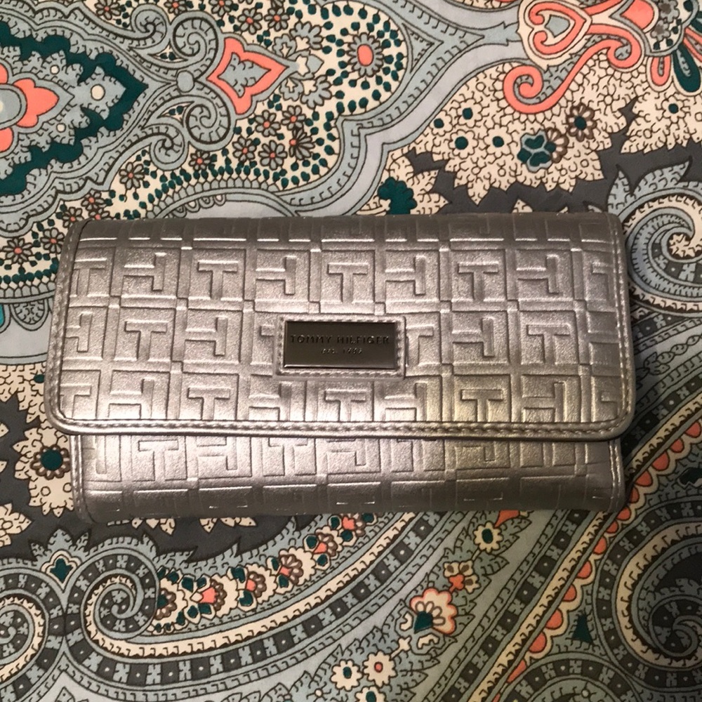 Tommy Hilfiger wallet